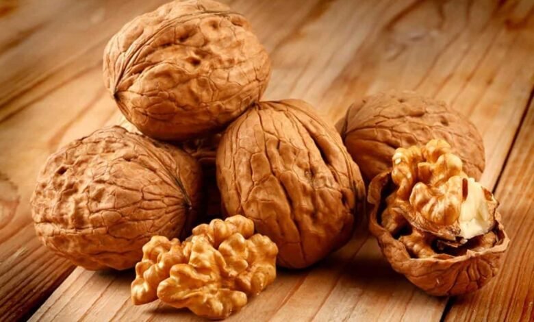 زراعة الجوز الأسود والإنجليزي